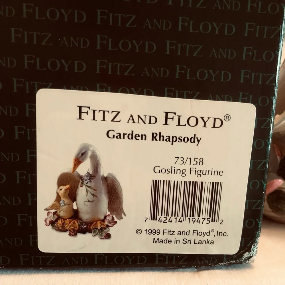 Fitz and Floyd White Goose Figurine with Floral Details - Picture 6 of 6
